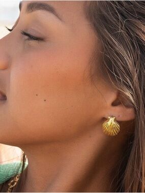 Salty Cali “Beachy Studs”